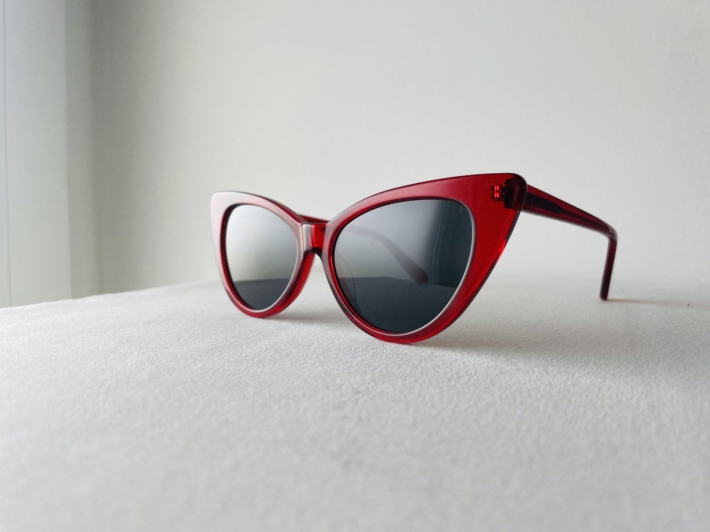 Marilyn Red side