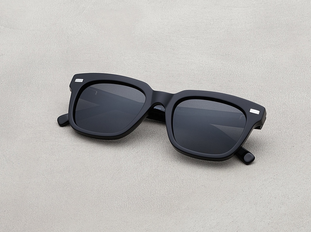 [A0003B] Woody Black