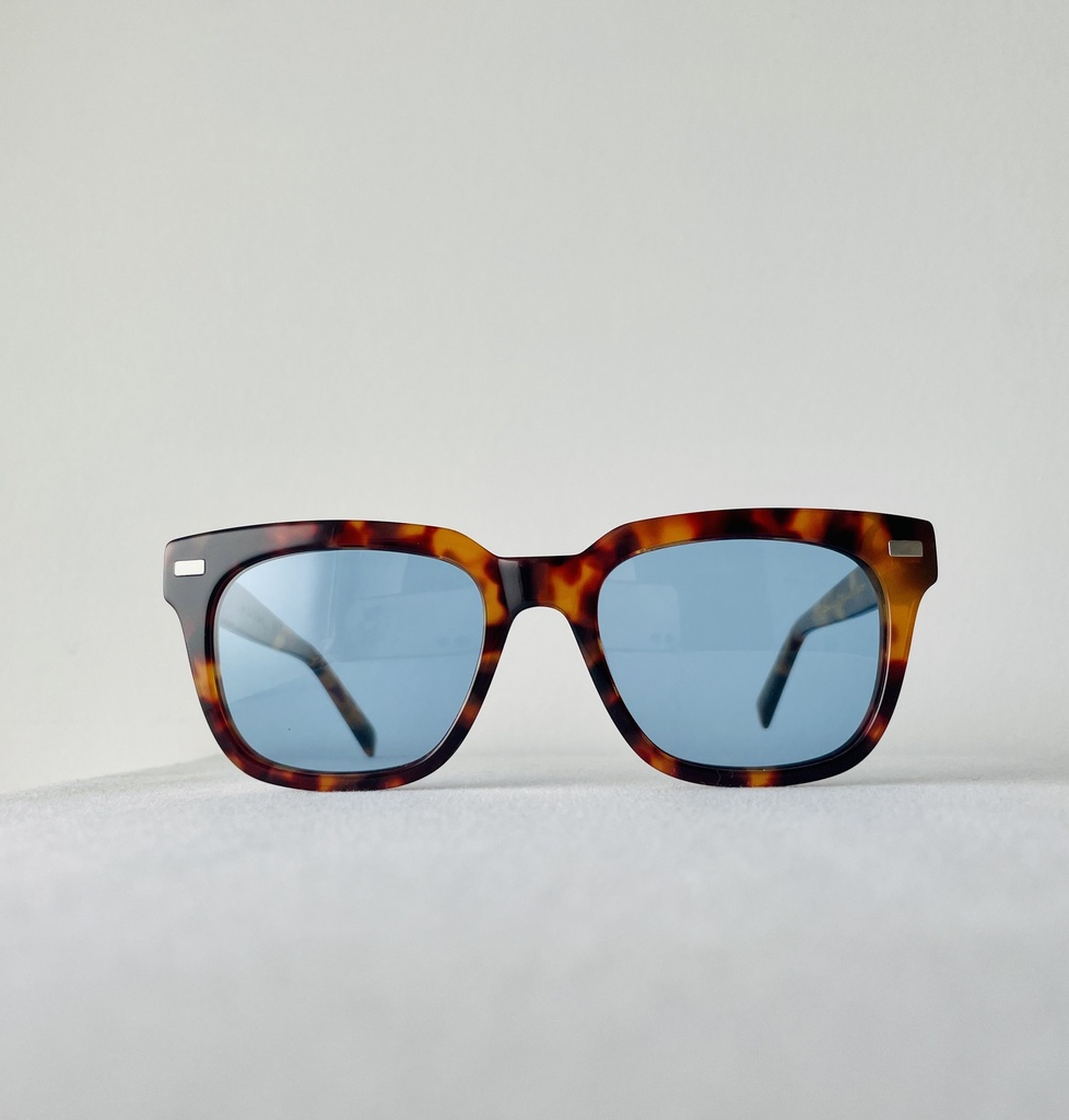 [A0003T] Woody Brown